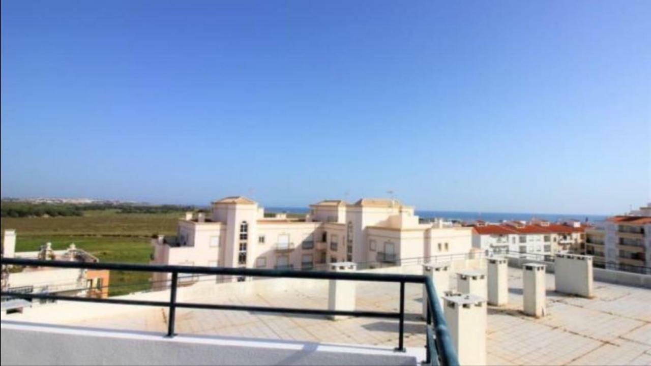 Apartment Quiet Overlooking The Swimming Pool