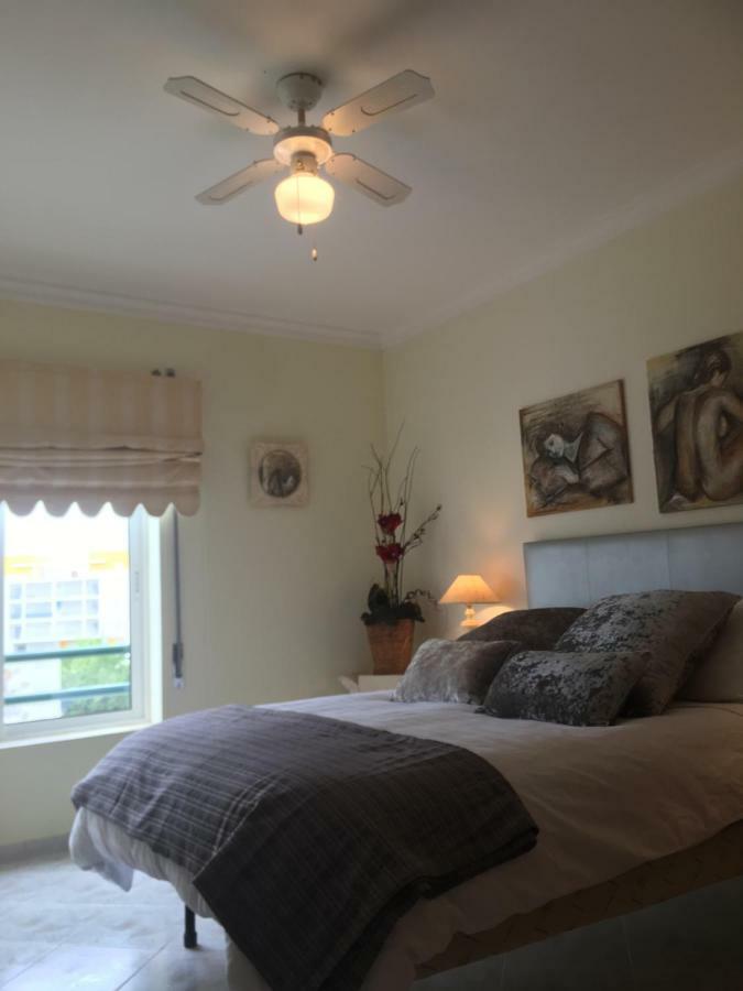 Quiet Overlooking The Swimming Pool Apartment *